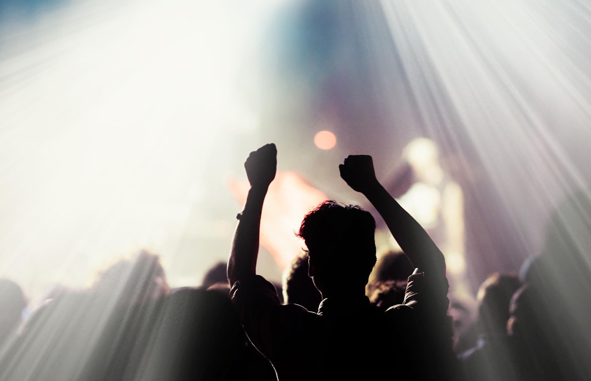 Muzică pentru finalul verii: recomandări pop și clubbing