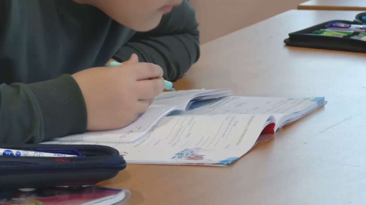 Experiment Euronews: Costurile reale ale educației „gratuite” în România