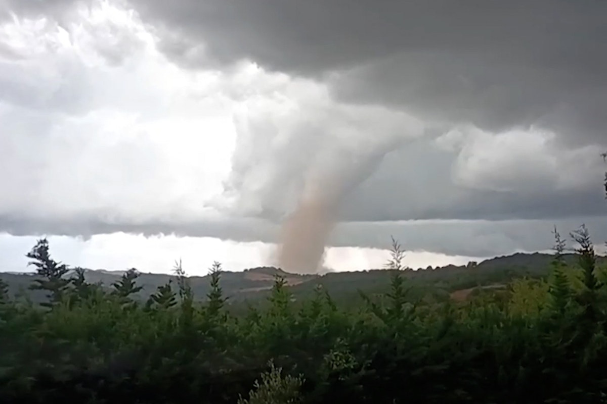 Tornadă puternică în sud-vestul Franței: 41 de răniți și pagube materiale semnificative
