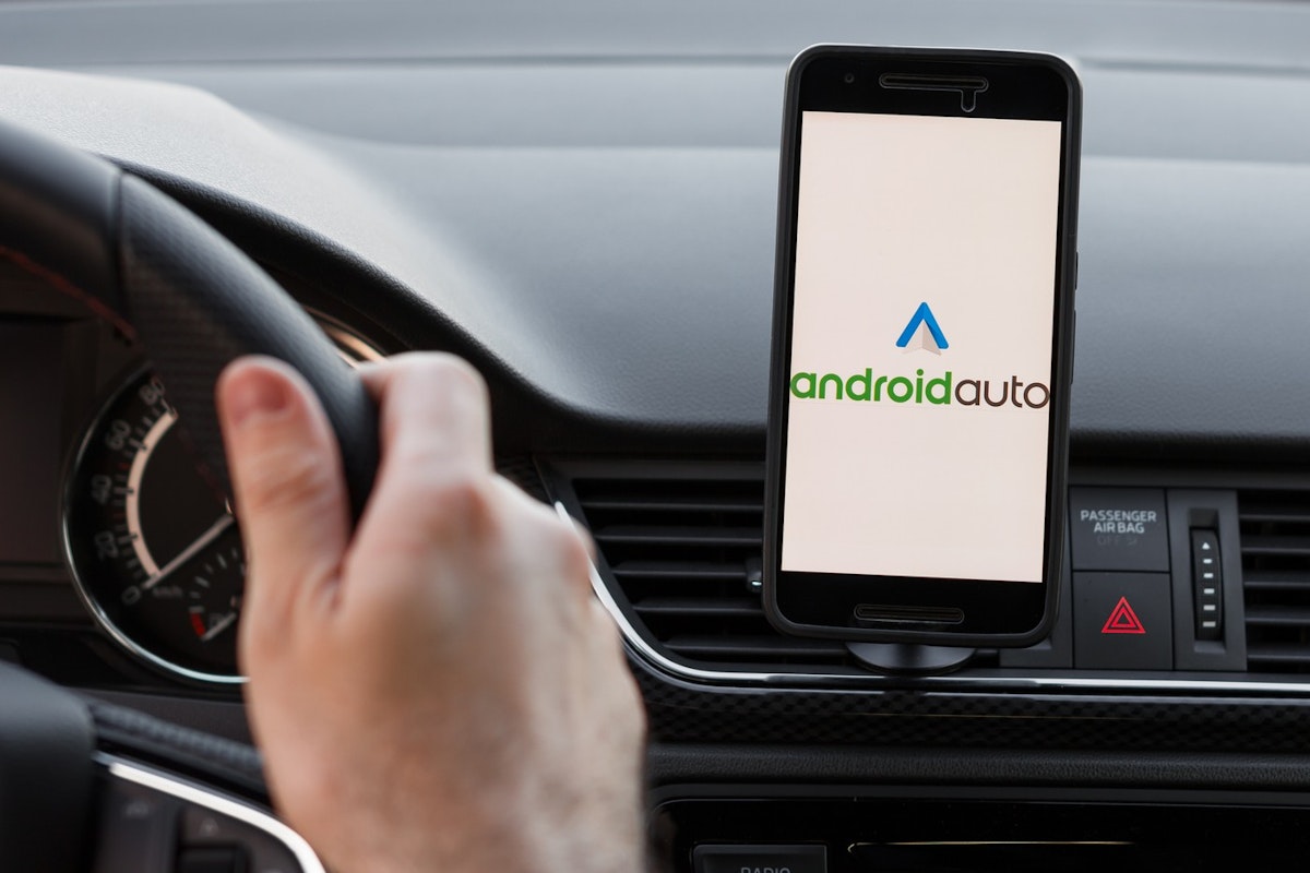 Primul malware descoperit la sistemele multimedia auto bazate pe Android