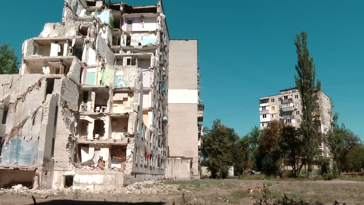 Bombardamente zilnice la Kiev, locuitorii rezistă după aproape 5 ani de război