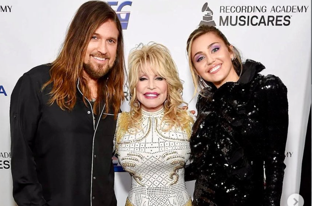 Dolly Parton, omagiată pentru cariera și impactul său cultural de artiști și personalități