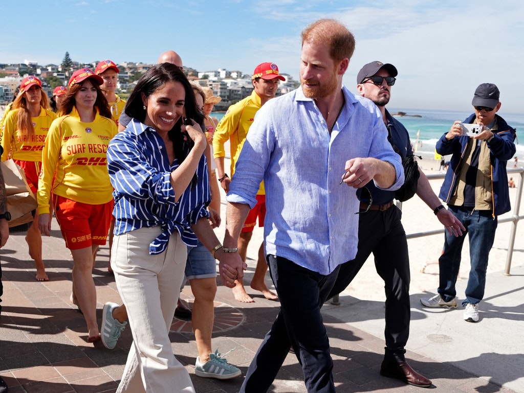 Prințul Harry și Meghan se întorc în Marea Britanie