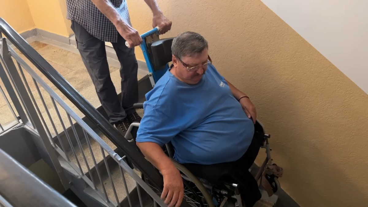 Brașov, primul oraș din România care finanțează montarea lifturilor la blocurile fără ascensor