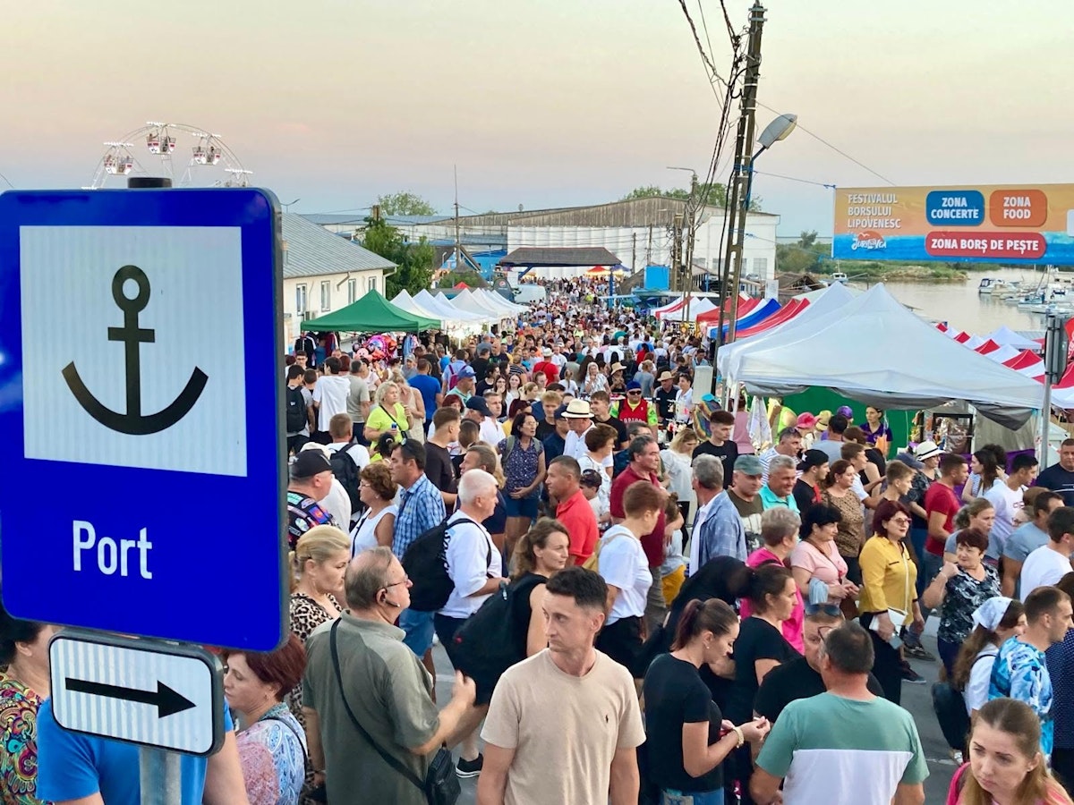 Festival anulat la Jurilovca a atras sute de turiști păcăliți inclusiv de ChatGPT
