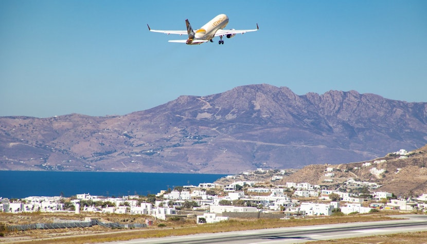Scandalul zborului privat spre Mykonos: