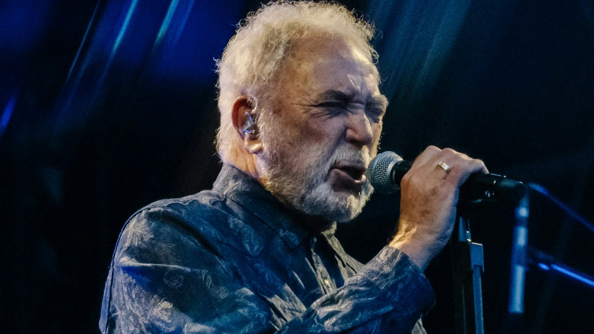 Tom Jones, dat afară de la „Vocea” Marii Britanii. „Nu există niciodată un moment potrivit pentru a concedia un om de 86 de ani”