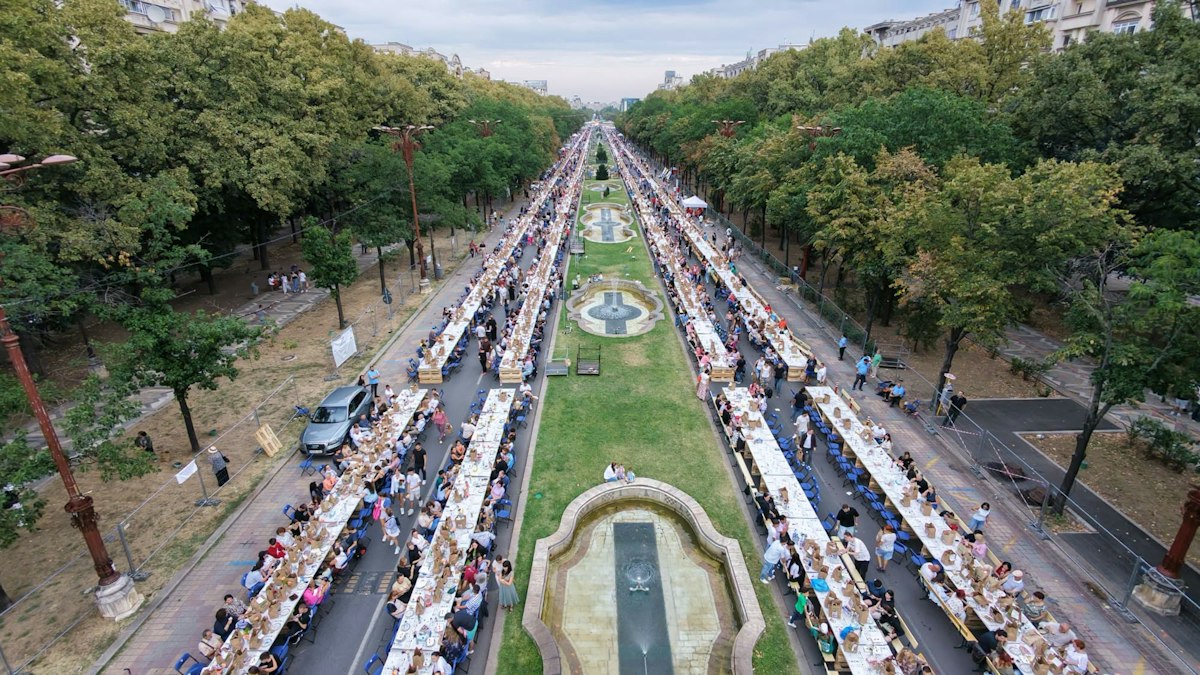 Bucureștiul înregistrează record mondial cu masa caritabilă de 5 km și 20.000 de participanți