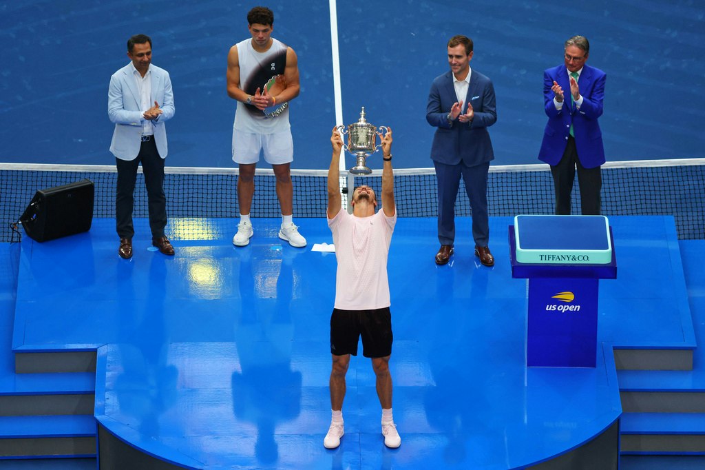 Alexander Zverev obține titlul la US Open după o finală dramatică
