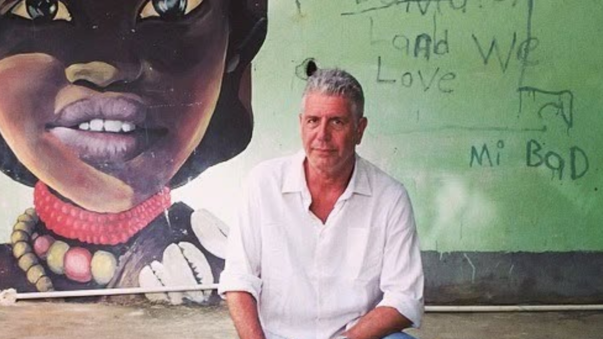 Furia și playlistul lui Anthony Bourdain: între punk și muzică pentru gătit