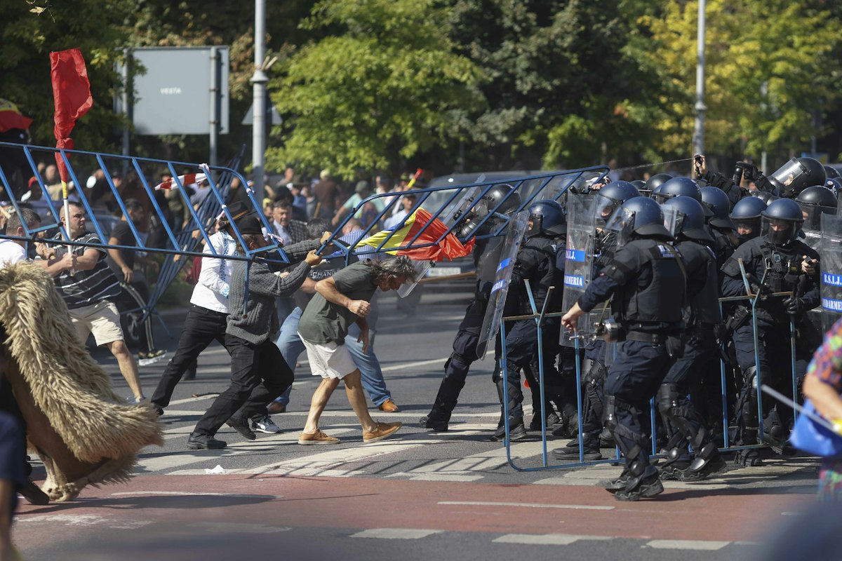 Ciprian Pamfile, bănuit de instigare la violențele de la protestul ciobanilor din Piața Victoriei