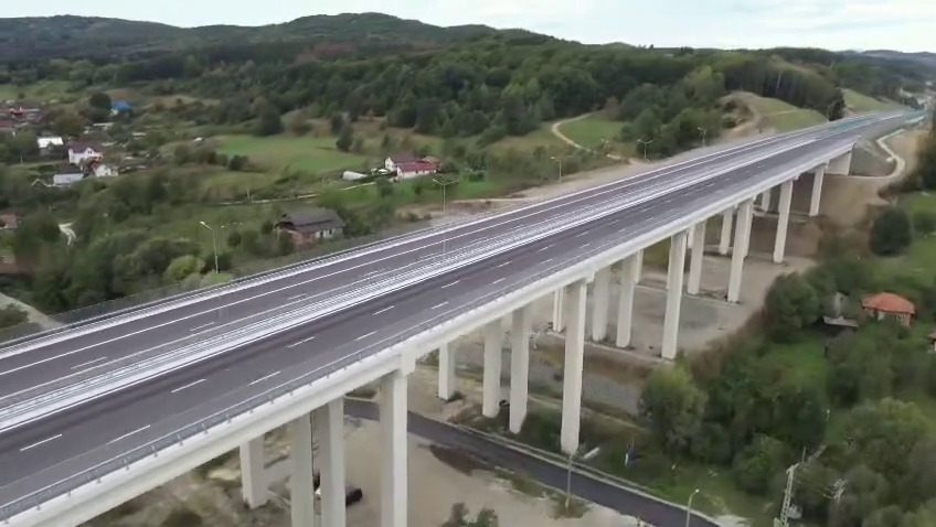 Lucrările pe Secțiunea 4 a autostrăzii Sibiu-Pitești ajung la 99%, deschiderea în curând
