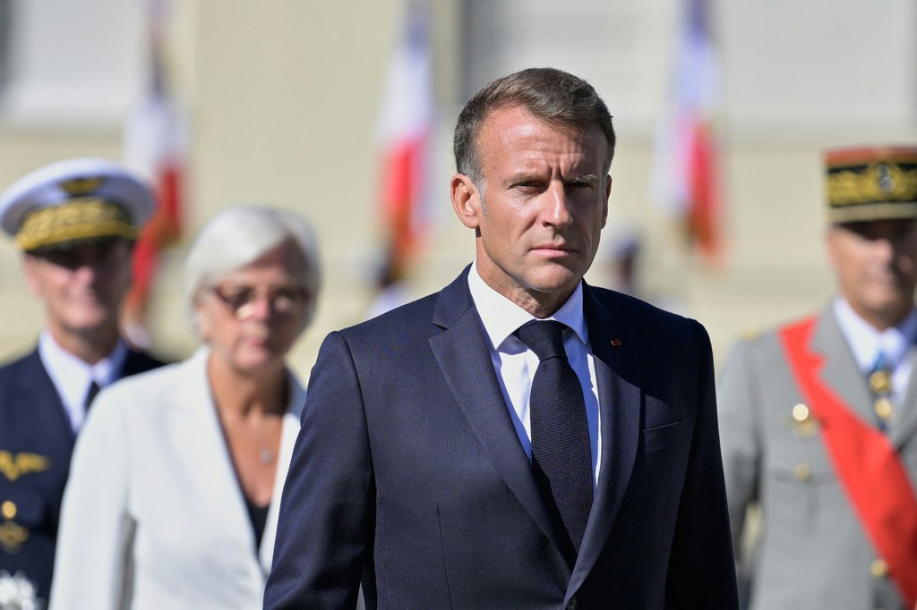 Emmanuel Macron: Prețurile la carburanți în Franța au devenit insuportabile