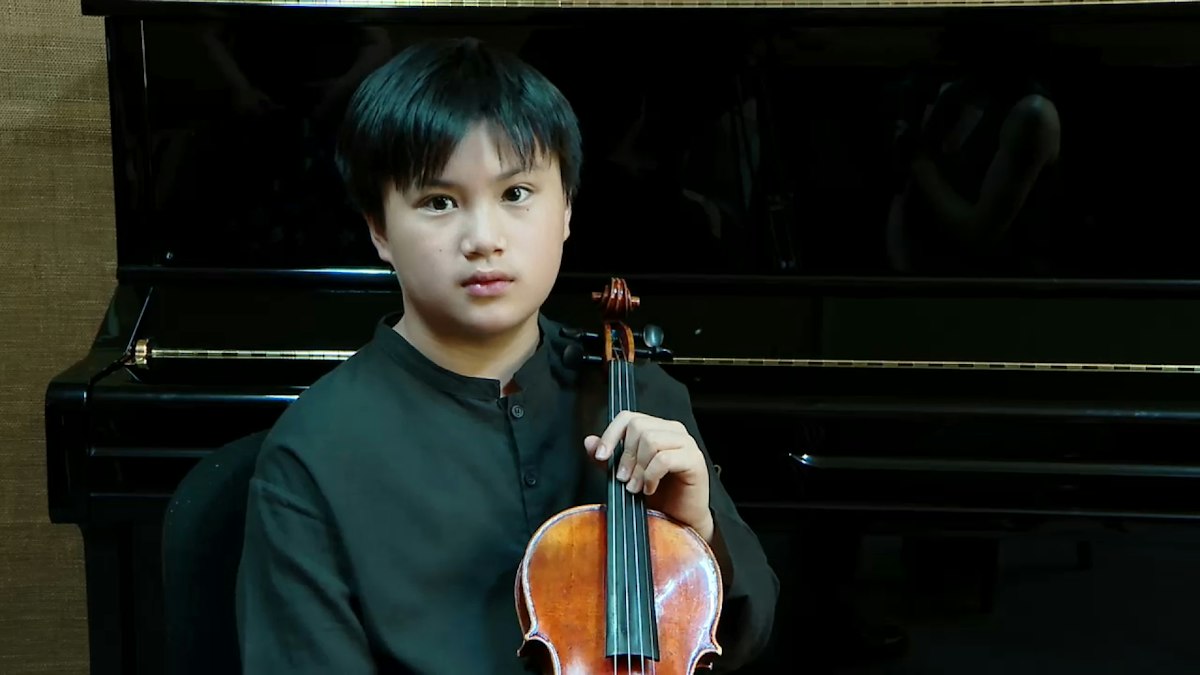 Concursul George Enescu, câștigat de violonistul Jayden King în vârstă de 11 ani