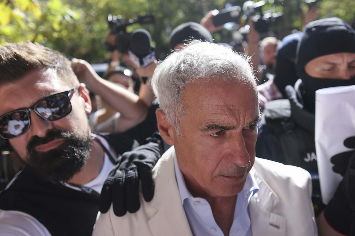 Călin Georgescu, a patra zi de percheziții la DIICOT în dosarul de înșelăciune