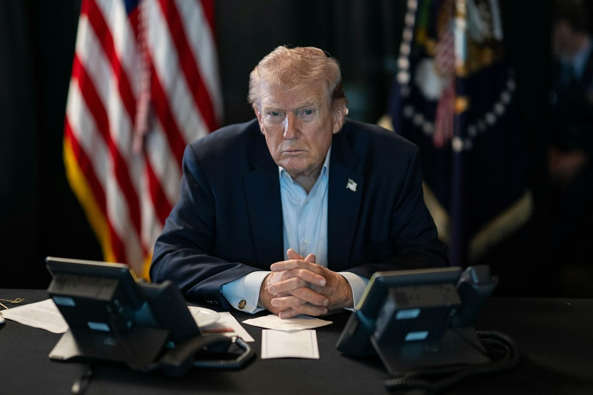 Trei mari organizații de presă îl dau în judecată pe Donald Trump după ce le-a interzis accesul la Casa Albă