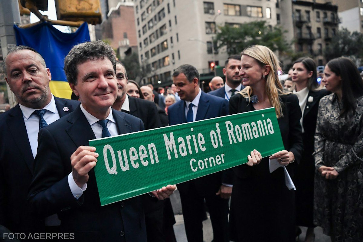 Nicușor Dan a inaugurat o intersecție cu numele Reginei Maria la New York. „Este un model. Trebuie să le promovăm”