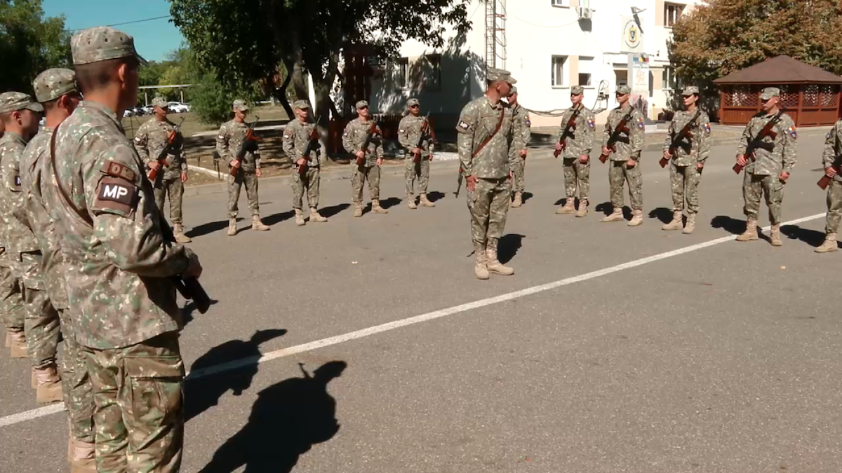 Voluntarii noi în Armată încep instrucția militară de 11 săptămâni