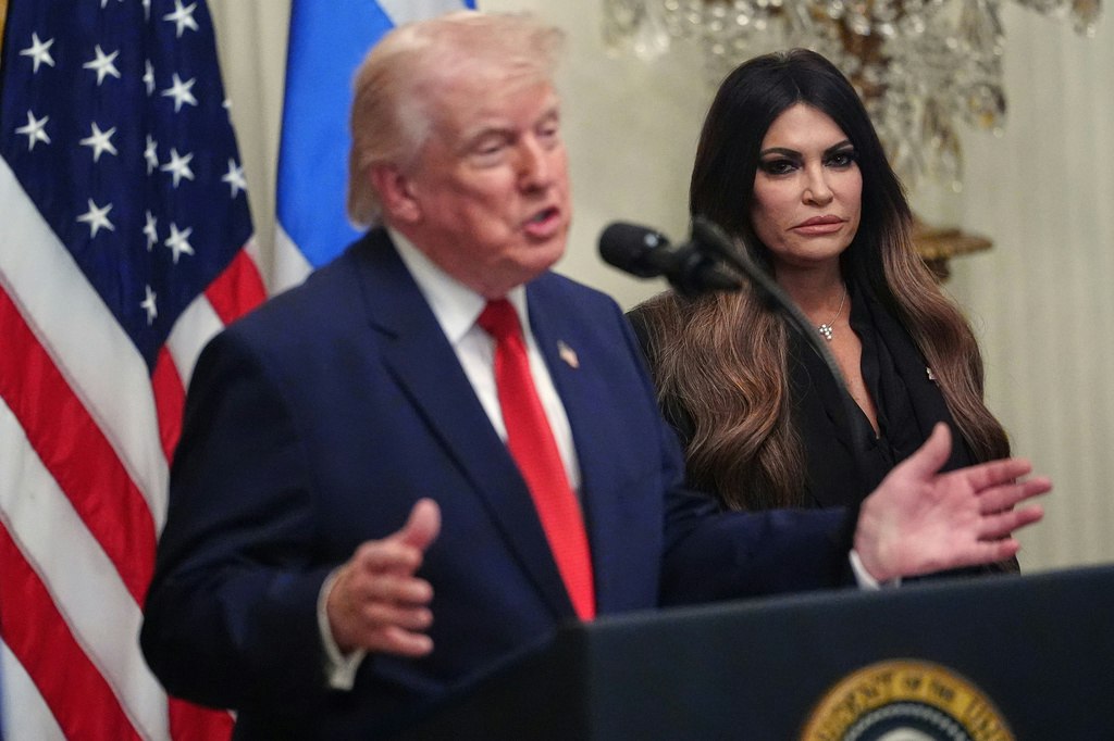 Congresul SUA cere anchetarea lui Kimberly Guilfoyle, ambasadoarea americană din Grecia, care s-ar fi lăudat cu înlăturarea Guvernului Bolojan