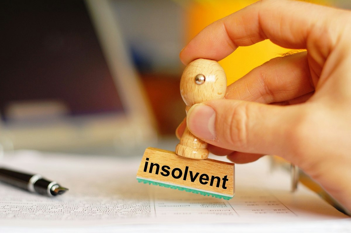 Se înmulțesc insolvențele în România: aproape 5.000 de firme și PFA-uri au cedat în primele opt luni