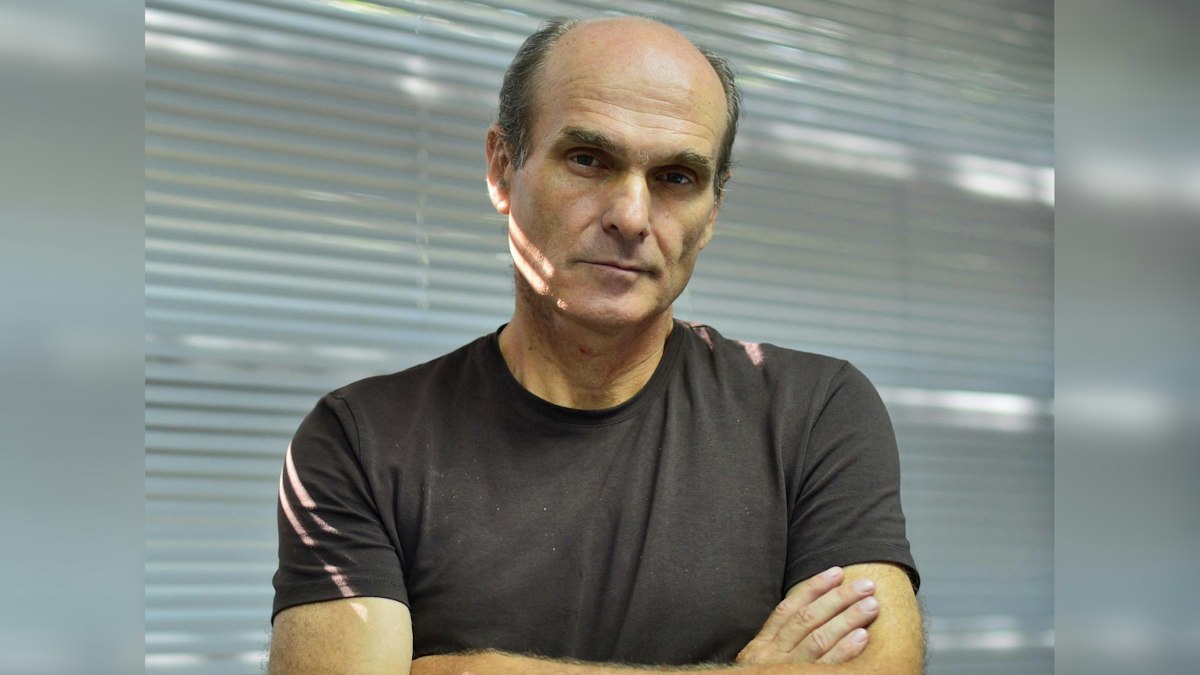 Cristian Tudor Popescu reacționează după gesturile de intimidare ale susținătorilor lui Georgescu