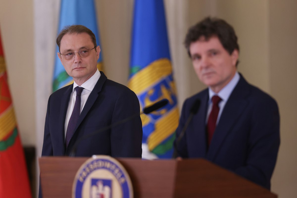 Reacțiile politice după desemnarea lui Luca Niculescu ca premier