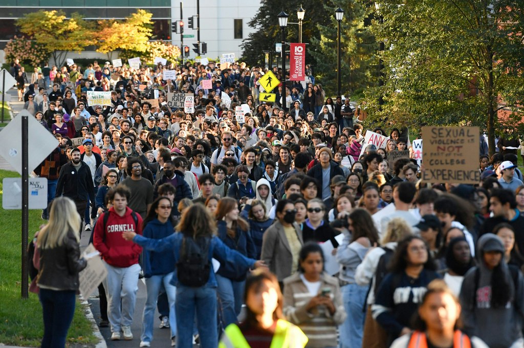 Universitatea Cornell confruntată cu proteste majore după cazuri grave de agresiune sexuală