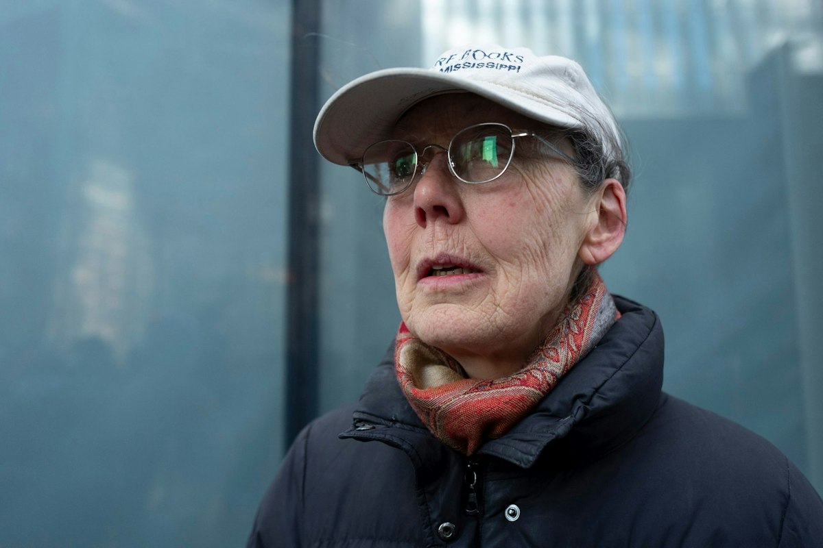 Anne Carson, surprinsă în Islanda la aflarea premiului Nobel pentru Literatură