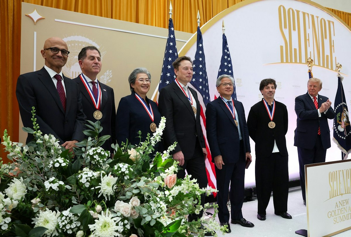 Donald Trump a decorat cinci lideri tech, inclusiv Elon Musk