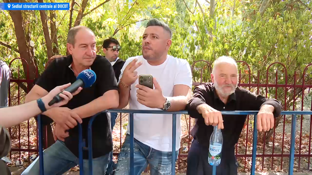 Protestatarii lui Călin Georgescu continuă manifestațiile la Arestul Central, în ciuda amenzilor
