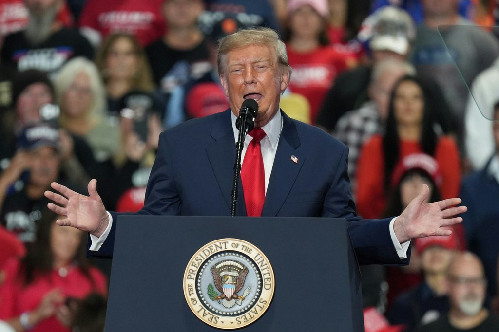 Donald Trump, replici acide cu un jurnalist la Casa Albă