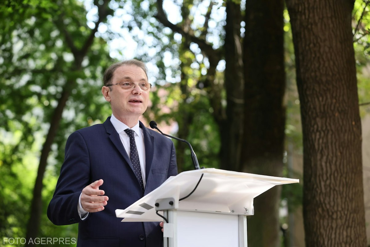 Guvernul Luca Niculescu, tot mai aproape de învestire. Premierul desemnat și-a convocat miniștrii la Vila Lac