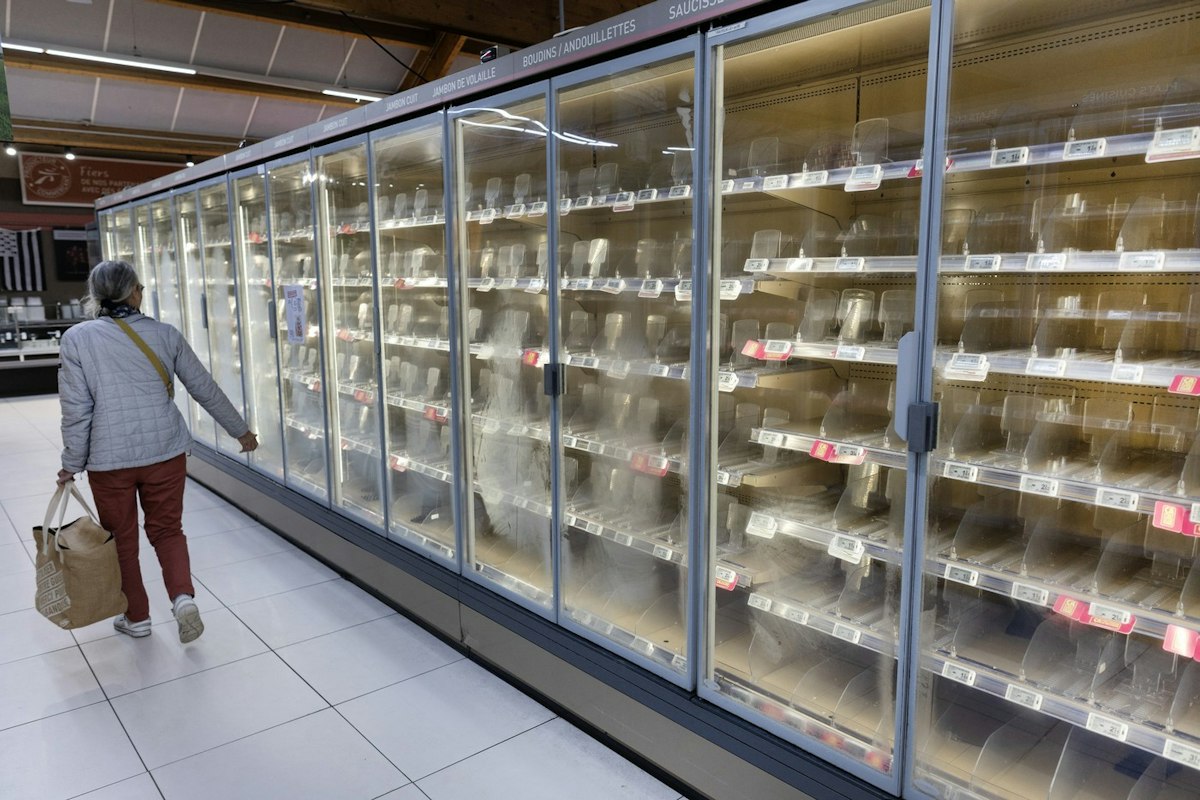 Atac cibernetic asupra frigiderelor și congelatoarelor din supermarketurile din Franța. Unele au luat foc