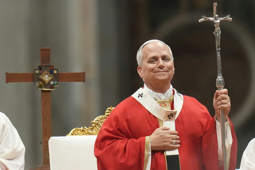 Papa Leon operat cu succes după diagnosticarea adenocarcinomului pulmonar