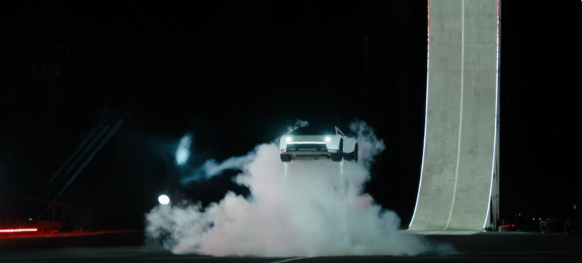 Tesla prezintă mașina zburătoare Roadster 2026, cu tehnologie inspirată de rachete SpaceX