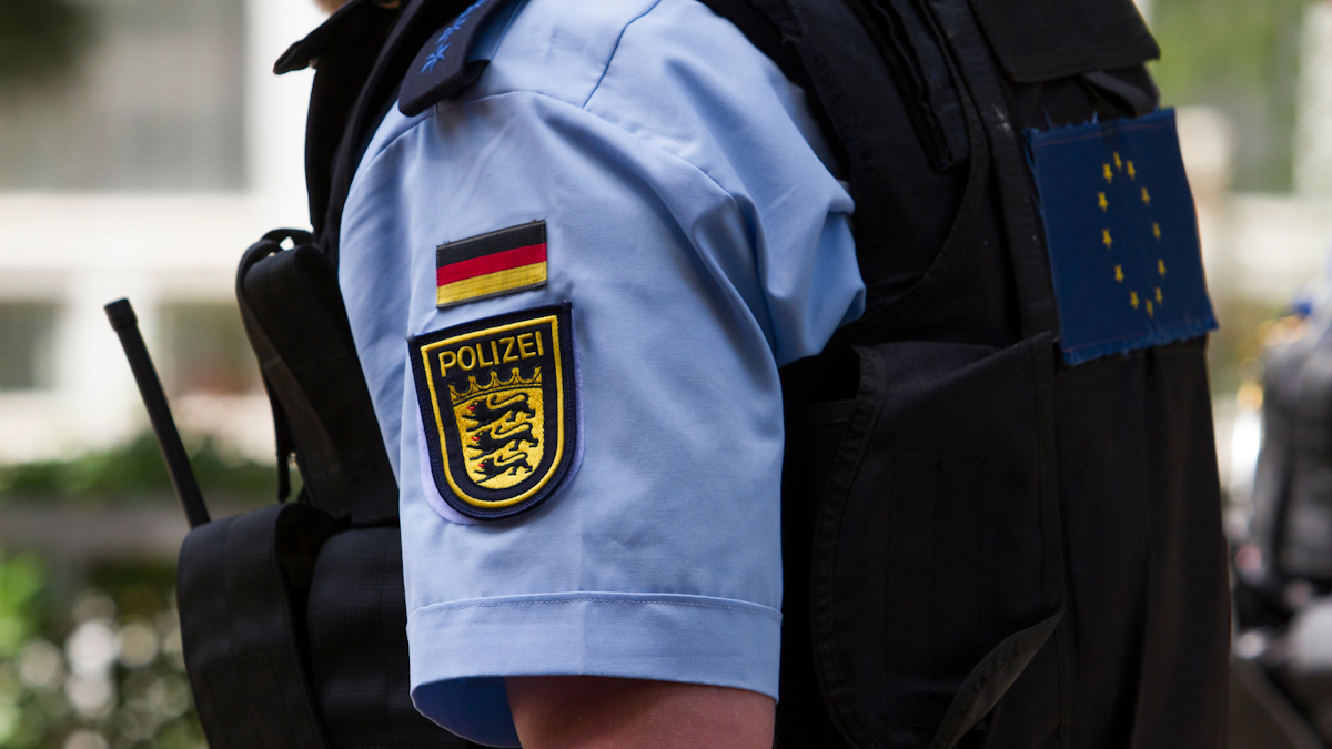 Atac cu cuțitul în azil din Germania: o femeie a murit, două rănite grav