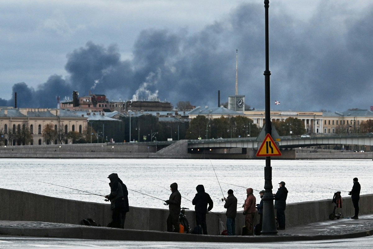 Atac de amploare cu drone asupra Rusiei. Instalații petroliere în flăcări la Sankt Petersburg. O persoană și-a pierdut viața