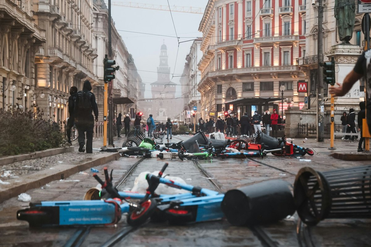 Franţa şi Italia se pregătesc de proteste violente, cu mii de polițiști și drone la dispoziție