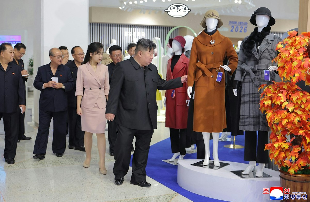 Kim Jong Un, fotografiat alături de fiica sa după zvonurile că ar fi murit. Cum au apărut speculațiile despre liderul nord-coreean