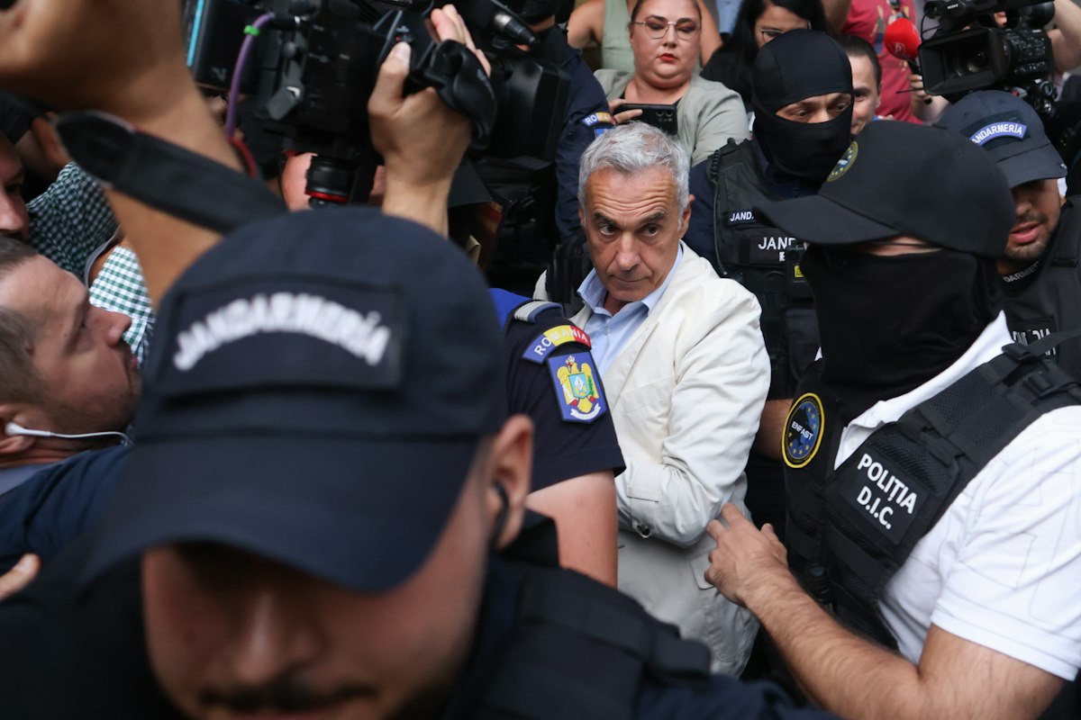Călin Georgescu audiat la DIICOT într-un nou dosar legat de încercarea de a înlătura microfoane