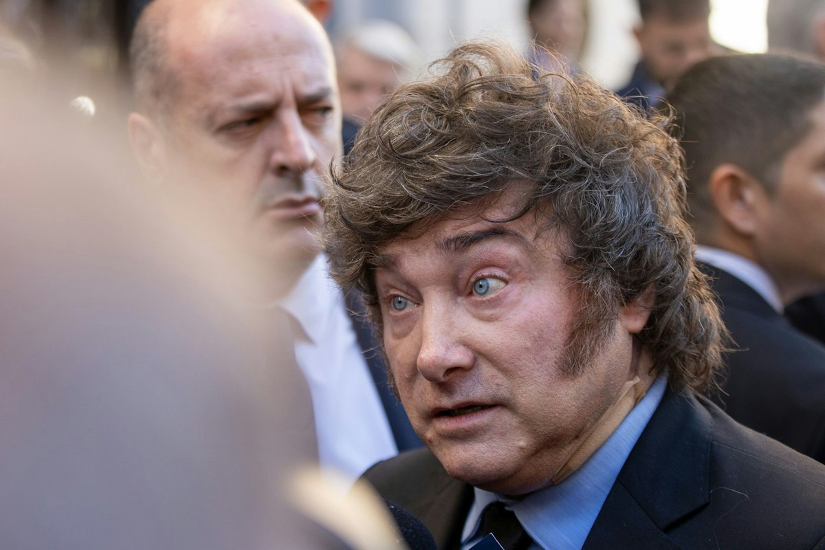 Președintele Argentinei Milei îl atacă pe premierul spaniol Sanchez, numindu-l dictator