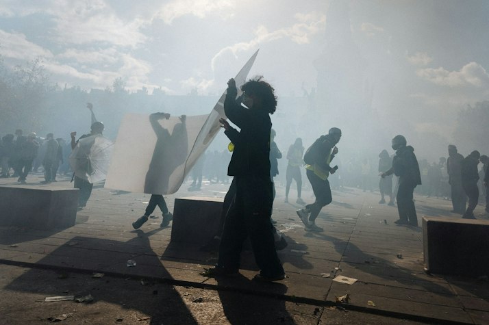 Europa, în stradă: noi proteste în Franța, 70.000 de polițiști ...