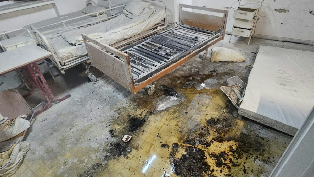 Incendiu la Spitalul Județean Reșița, pe secția de Psihiatrie. 16 pacienți evacuați și o femeie rănită