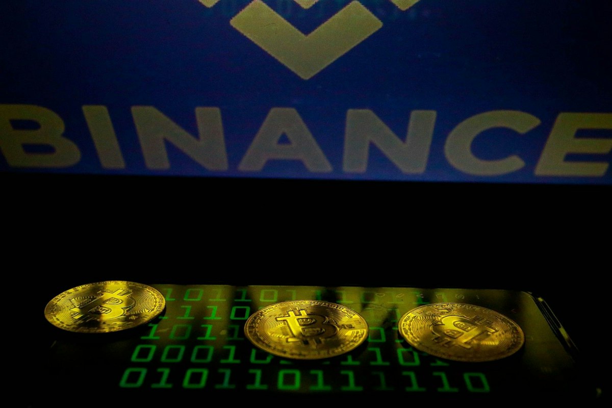 Atac cibernetic masiv la Binance: 6,3 miliarde dolari furați prin compromiterea unui laptop