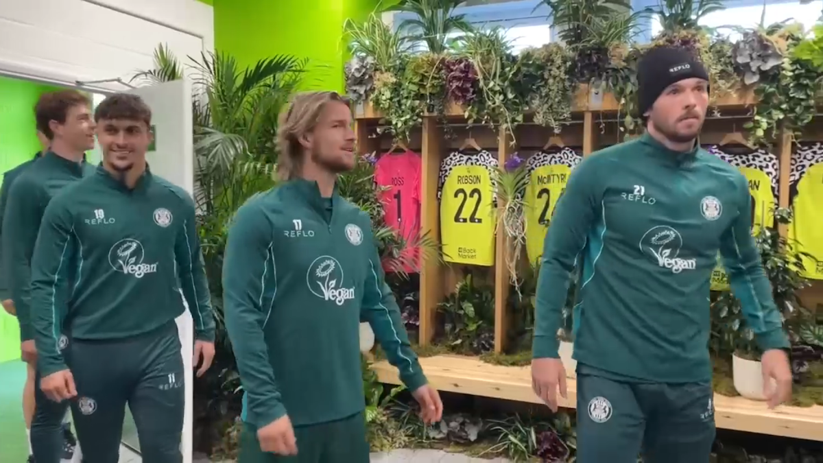 Vestiarul echipei Forest Green Rovers, transformat într-o oază de plante pentru relaxarea jucătorilor
