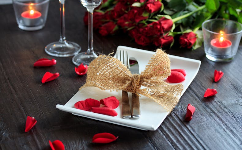 Sevgililer Günü için Romantik Akşam Yemeği Menüsü