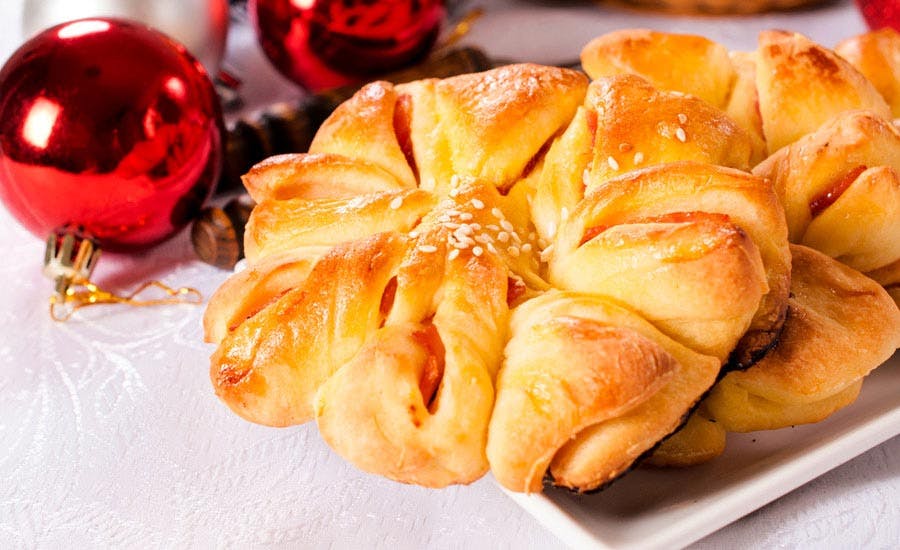 demet şeklinde hazırlanmış poğaça