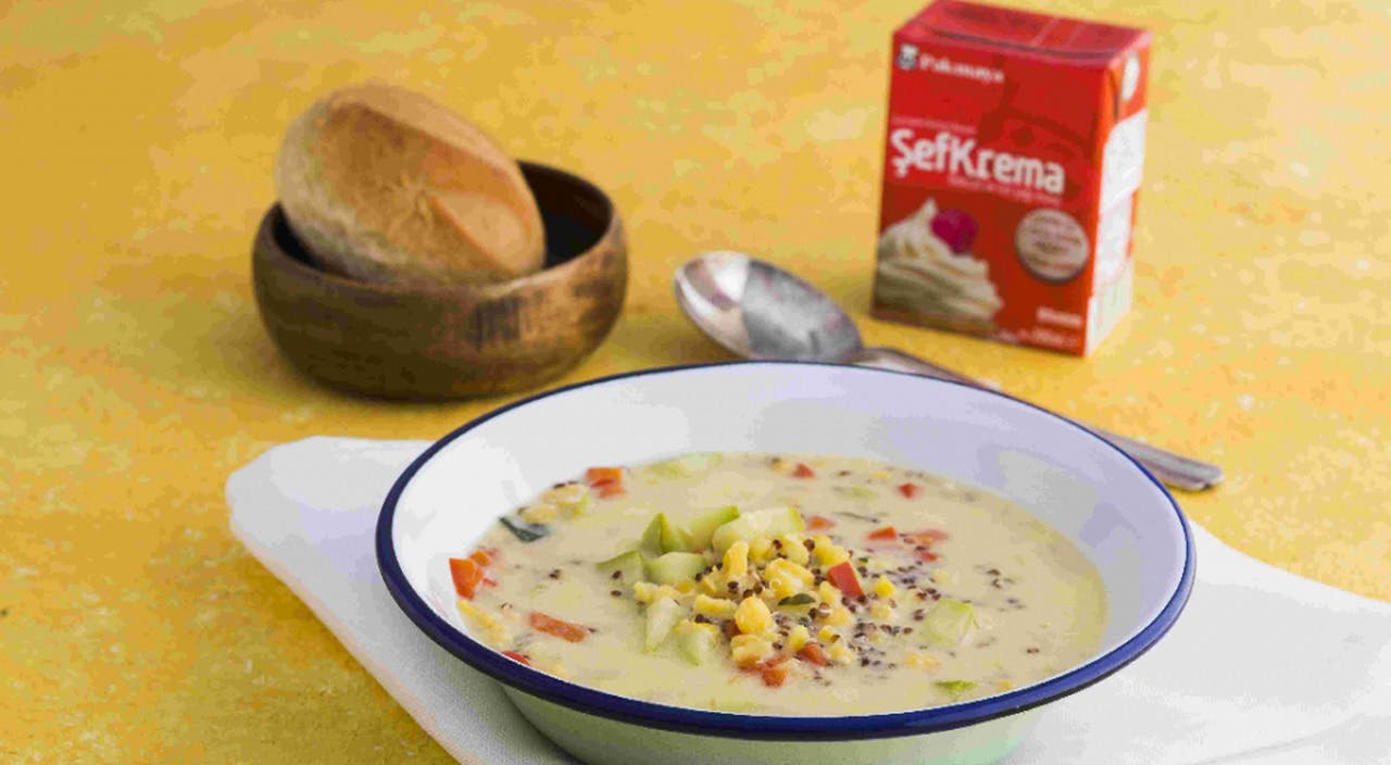kinoalı ve kremalı sebze çorbası