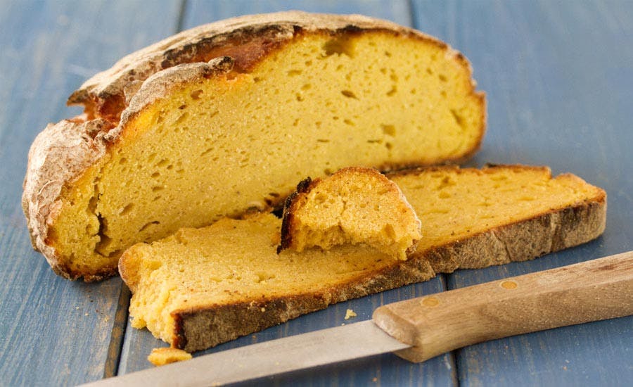 karadeniz yöresine ait dilimlenmiş mısır ekmeği