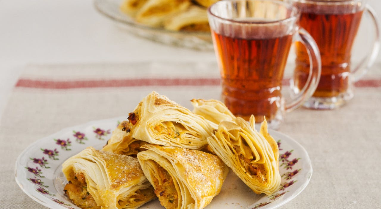 salçalı ve patatesli çıtır börek